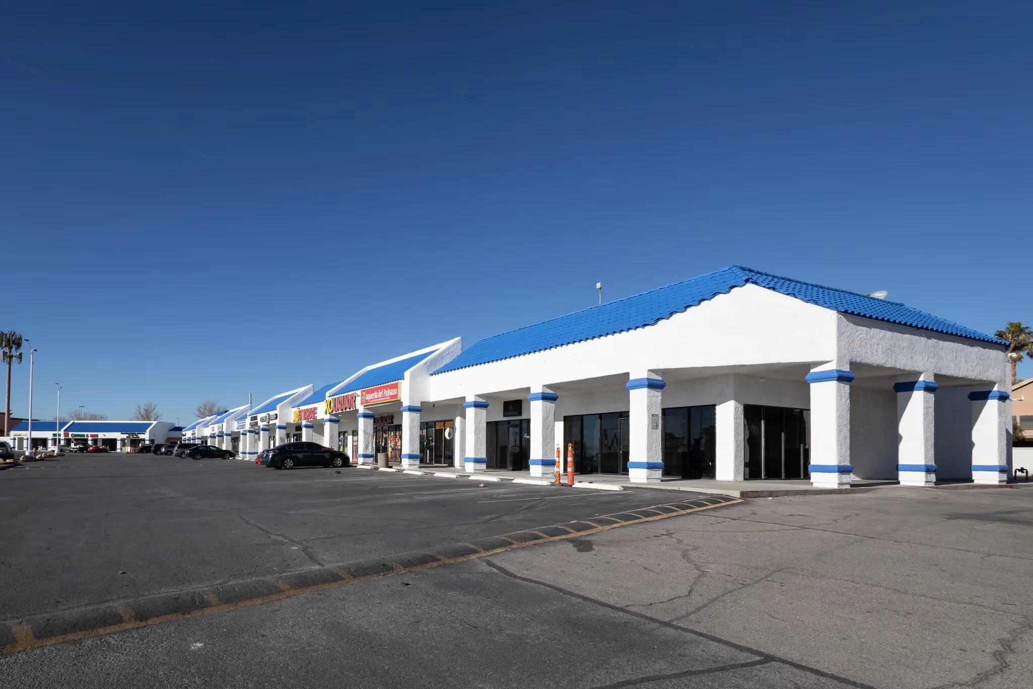 Multi-Tenant Retail Strip Roofing in Shreveport, LA Multi-Tenant Retail Strip Roofing in Shreveport, LA